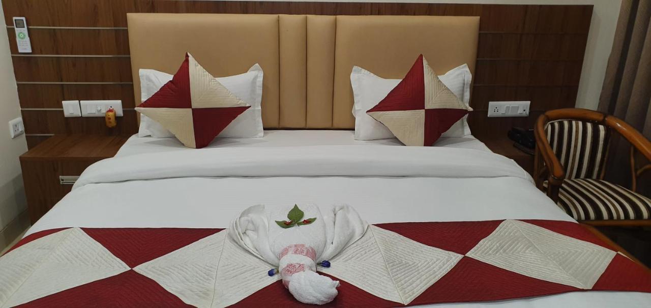 Hotel Mk Grand Varanasi Exterior photo